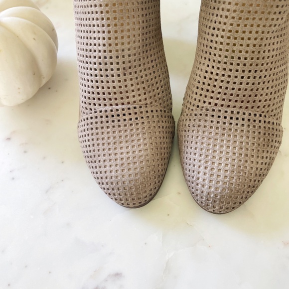 Rag & Bone Gray Tan Suede Margot Perforated Chunky Heel Ankle Booties - Picture 5 of 13